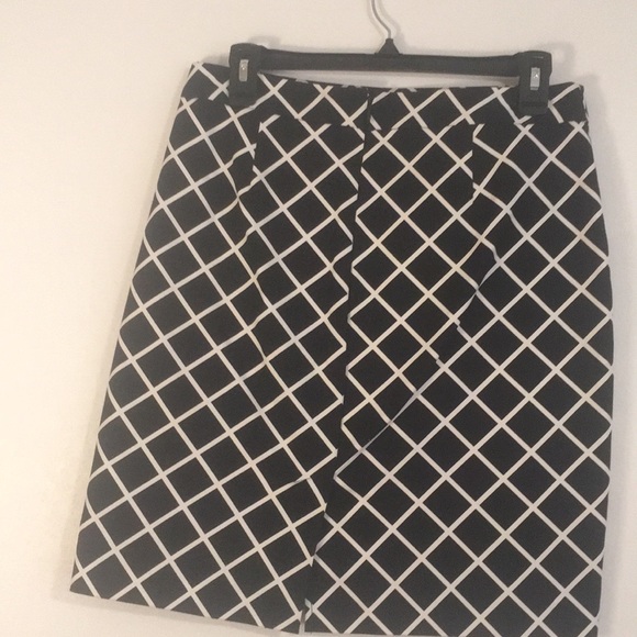 🖤🤍Banana Republic pencil skirt, size 6 Like New! - Picture 6 of 9